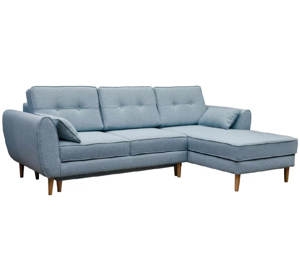 Divano angolare azzurro su gambe in legno