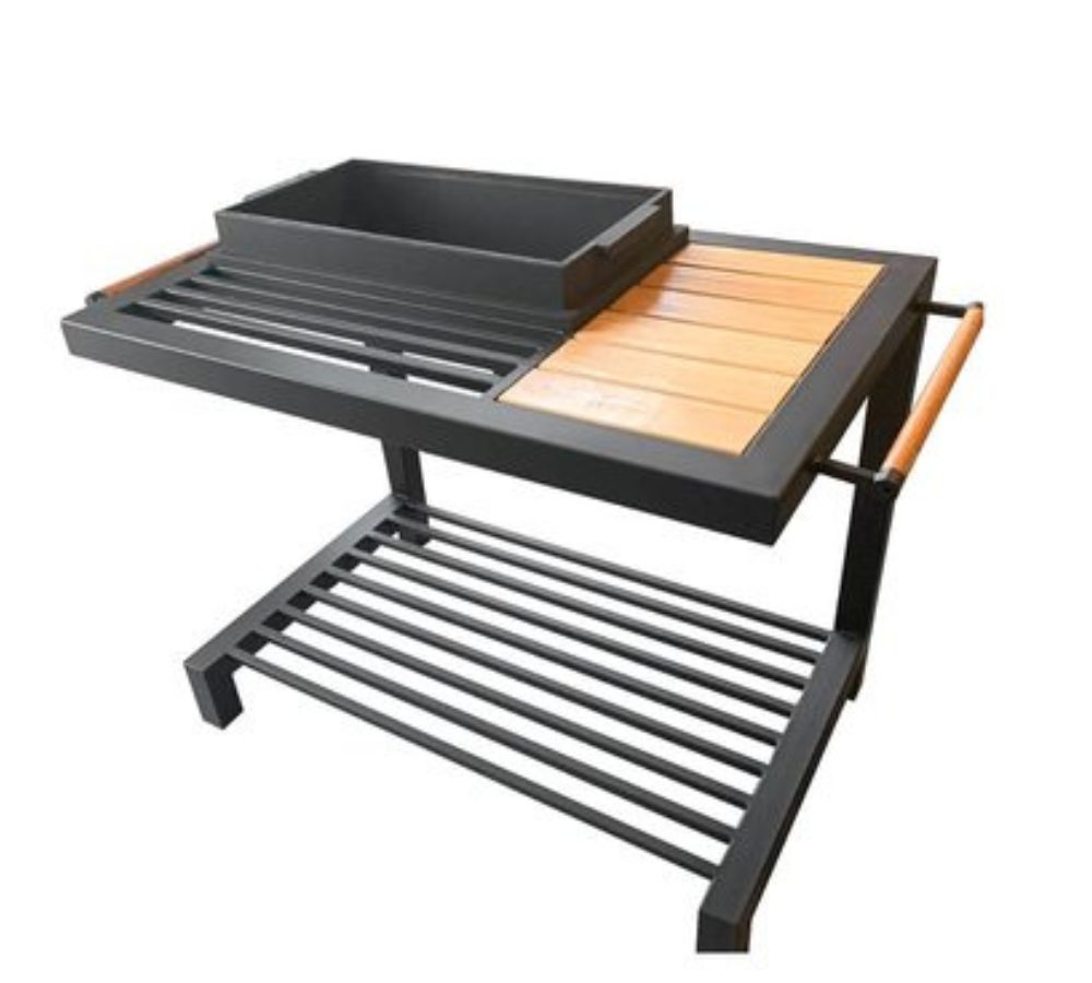 Barbecue su telaio in metallo con piano in legno