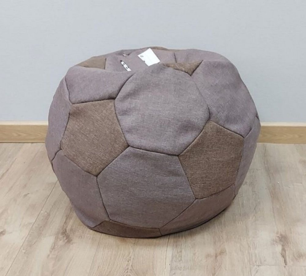 Sitzsack in Fußballform aus Webstoff